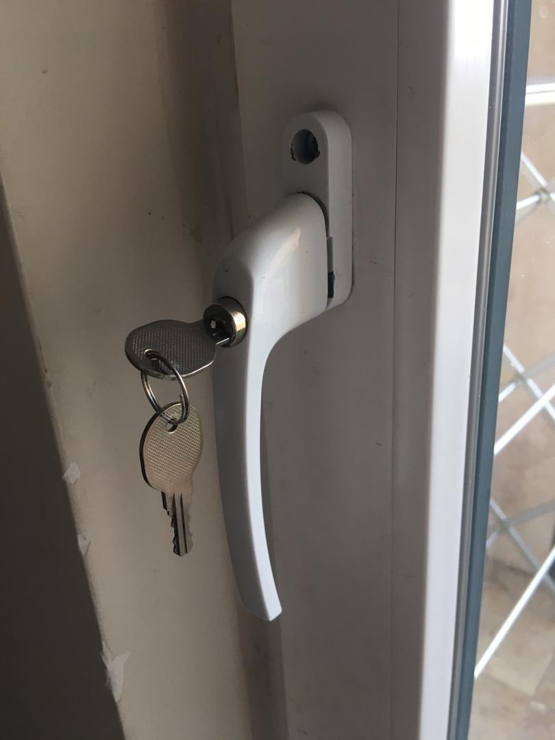 دستگیره کلیددار پنجره دوجداره upvc